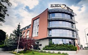 Ruben Hotel Zielona Gora Exterior photo