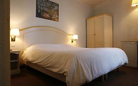 Hotel Acte V Париж Room photo