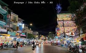 Отель Phu Thong Чау-Док Exterior photo