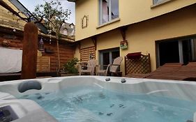 Bed and Breakfast Le Patio De Luchon Bagneres-de-Luchon Exterior photo