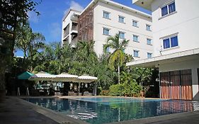 Palawan Uno Hotel Пуэрто-Принцеса Exterior photo