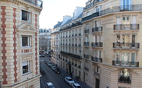 Hotel Bassano Париж Exterior photo