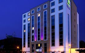 Holiday Inn Express London - Watford Junction, An Ihg Hotel Exterior photo