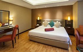 Rembrandt Hotel And Suites Sha Plus Certified Бангкок Exterior photo