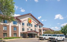 Отель Super 8 By Wyndham Bloomington/Airport Exterior photo