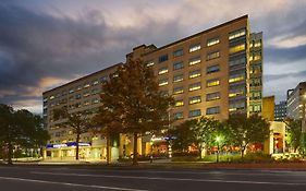 Doubletree By Hilton St. Louis Forest Park Exterior photo