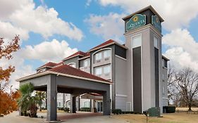 Отель La Quinta By Wyndham Lindale Exterior photo