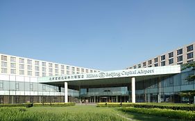 Отель Hilton Beijing Capital Airport Шуньи Exterior photo