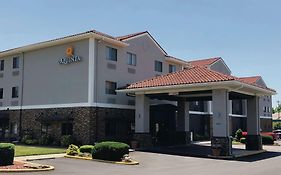 Отель La Quinta By Wyndham Элизабеттаун Exterior photo