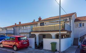 Вилла Holiday House With A Parking Space Novi Vinodolski - 5523 Exterior photo