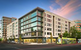 Отель Hyatt House Portland / Downtown Exterior photo