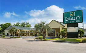 Quality Inn & Suites Near Lake Юфола Exterior photo