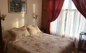 Bed and Breakfast Hostal Benavente Пуэрто-Монт Exterior photo