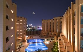 Отель Grand Millennium Al Seef Basra Exterior photo