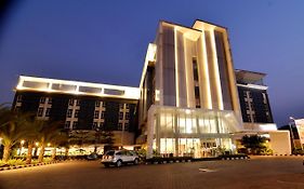 Yasmin Hotel Karawaci Тангеранг Exterior photo