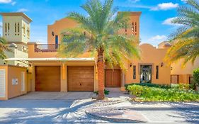 Fam Living - Palm Jumeirah - Beach Villas With Private Pool Дубай Exterior photo