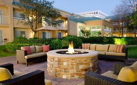 Courtyard By Marriott San Mateo Фостер-Сити Exterior photo