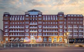 Отель Doubletree By Hilton Brighton Metropole Exterior photo