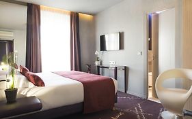 Le Bon Hotel Нёйи-сюр-Сен Room photo