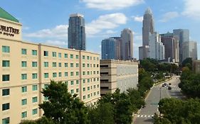 Отель Doubletree By Hilton Charlotte Uptown Exterior photo