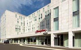 Отель Hampton By Hilton London Stansted Airport Станстед Маунтфитчет Exterior photo