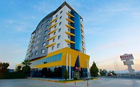 Отель Ramada By Wyndham Сома Exterior photo