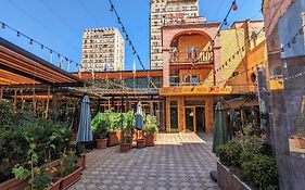 Отель DKD-BRIDGE Тбилиси Exterior photo