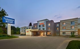 Fairfield Inn & Suites By Marriott Барри Exterior photo