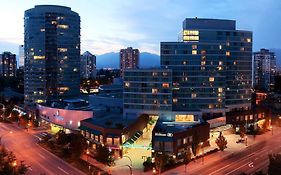 Отель Hilton Vancouver Metrotown Бернаби Exterior photo