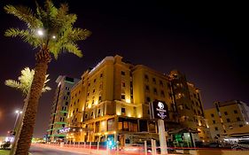 Отель Doubletree By Hilton Dhahran Эль-Хубар Exterior photo