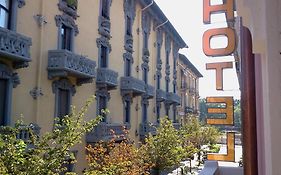 Hotel Nuovo Rondo Сесто-Сан-Джованни Exterior photo