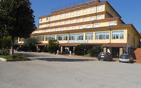 Grand Hotel Pavone Кассино Exterior photo