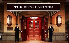 Отель The Ritz-Carlton Осака Exterior photo