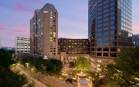 Отель Hilton Charlotte Uptown Exterior photo