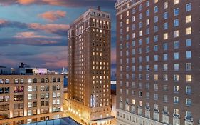 Отель Courtyard St. Louis Downtown/Convention Center Exterior photo