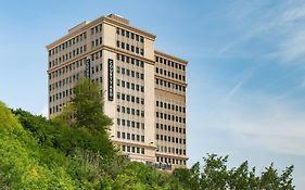 Отель Courtyard By Marriott Edmonton Downtown Exterior photo