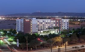 Отель Courtyard Phoenix Chandler/Fashion Center Exterior photo