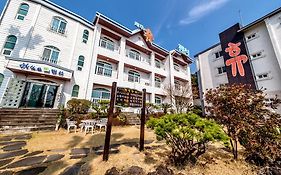 Вилла Jeju Hue Pension Согвипхо Exterior photo