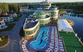 Отель Ramada Yekaterinburg Hotel&Spa Exterior photo