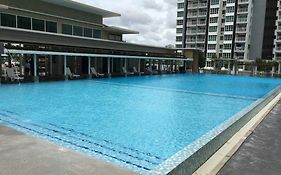 Sandakan Spacious And Comfortable Pool View Condo Exterior photo