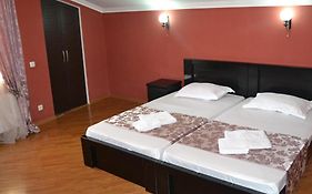 Hotel Isaka Тбилиси Room photo
