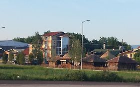 Gros Hotel - Leskovac Лесковац Exterior photo