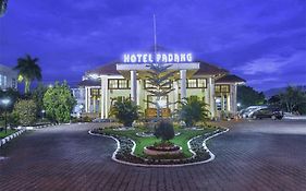 Hotel Padang Exterior photo