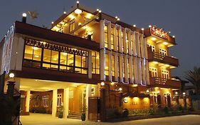 Inle Apex Hotel Ньоншуэ Exterior photo