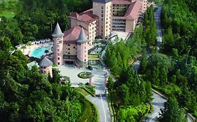 The Chateau Spa & Wellness Resort Букит-Тингги Exterior photo