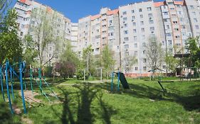 Clean And Comfortable Apartments On Karl Marx Street Тирасполь Exterior photo