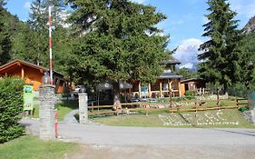 Отель Camping Du Parc Пре-Сен-Дидье Exterior photo