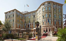 Отель Ausonia Hungaria Wellness & Lifestyle Венеция-Лидо Exterior photo
