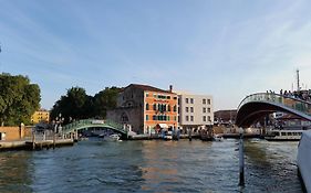 Hotel Santa Chiara Венеция Exterior photo