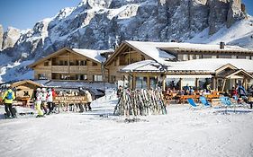 Passo Sella Dolomiti Mountain Resort Сельва-ди-Валь-Гардена Exterior photo